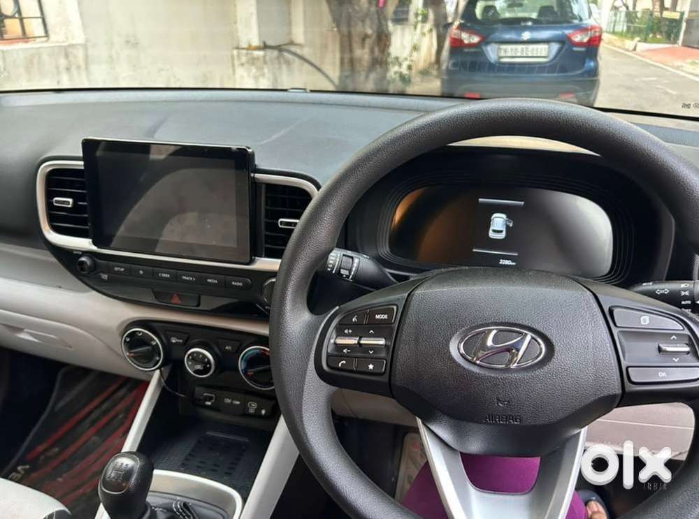 Hyundai Venue Petrol 2025