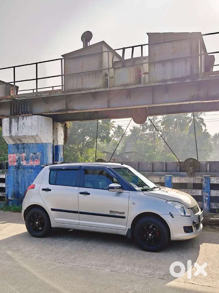 Maruti Suzuki Swift 2011 Petrol 65000 Km Driven