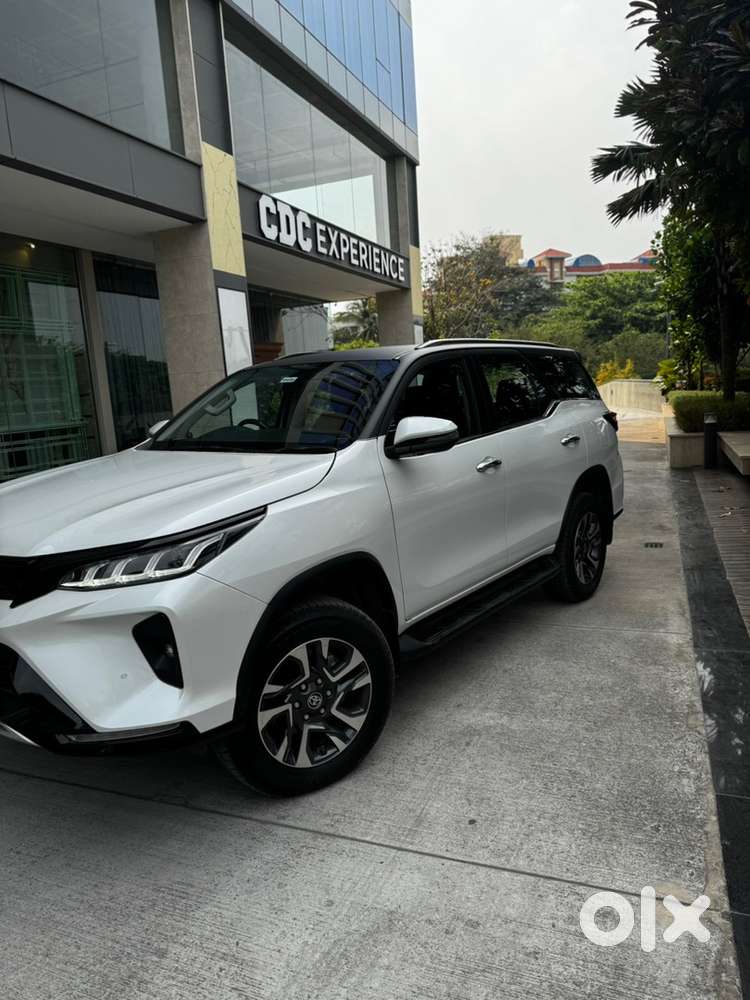 Toyota Fortuner Legender