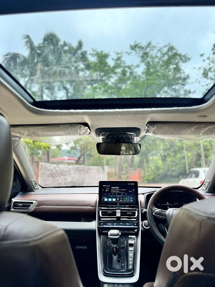 Toyota Innova Hycross 2.0 Zx Hybrid 7 Str, 2024, Petrol