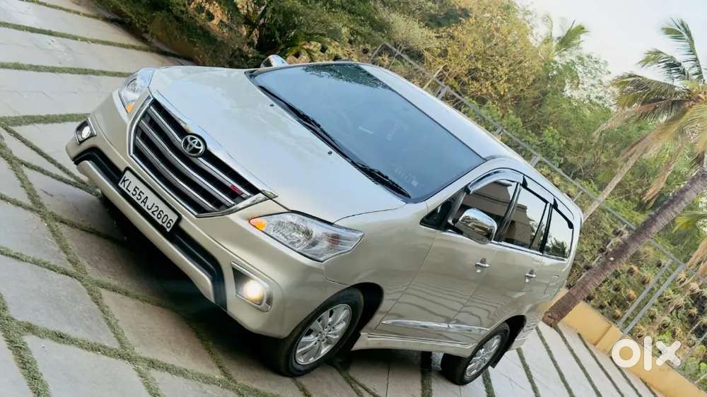 Toyota Innova 2012 Diesel 250000 Km Driven