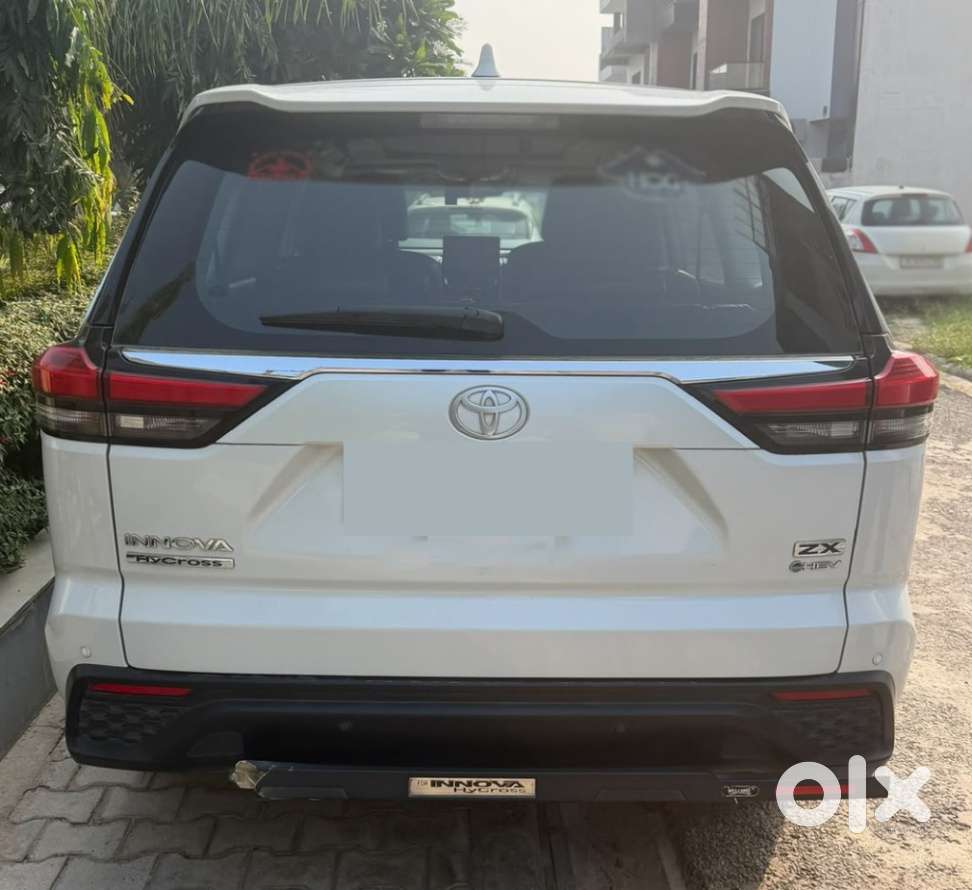 Toyota Innova Hycross 2.0 Zx Hybrid 7 Str, 2026, Petrol