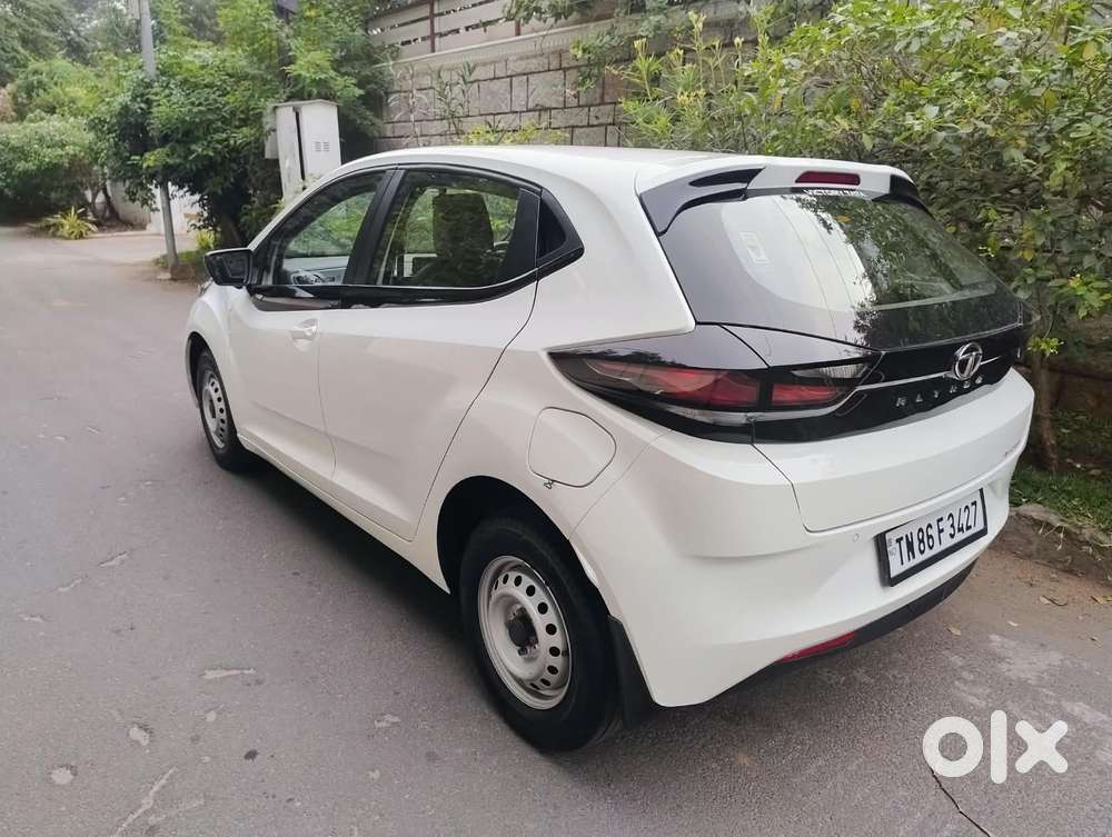 Tata Altroz 1.2 Xe, 2021, Petrol