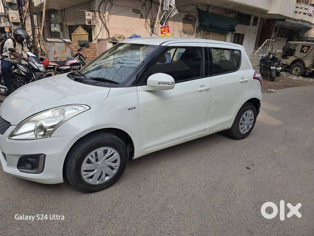 Maruti Suzuki Swift Vxi 1.2 Abs Bs-iv, 2015, Petrol