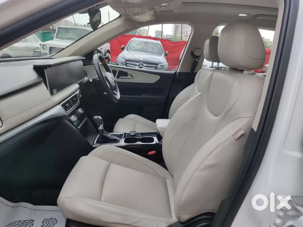 Mahindra Xuv700 2.2 Ax 7 Diesel At Luxury Pack Str Awd, 2022, Diesel