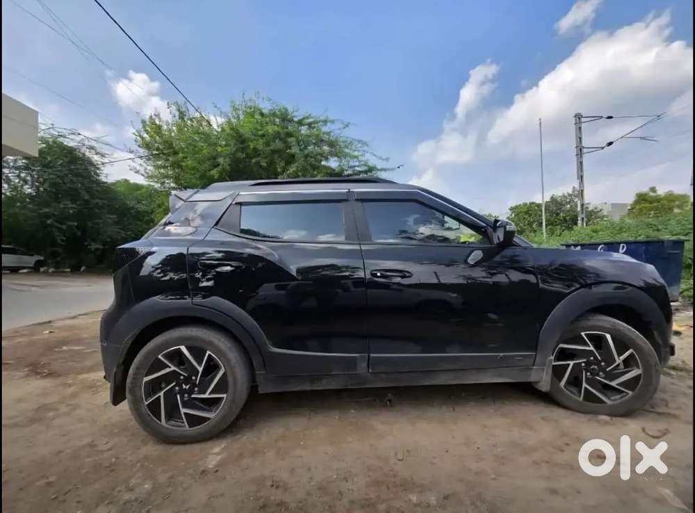 Mahindra Xuv 3xo 2025 Petrol 12000 Km Driven
