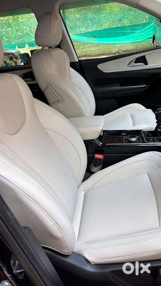 Mahindra Xuv700 2.2 Ax 7 Diesel Mt Luxury Pack Str, 2023, Diesel