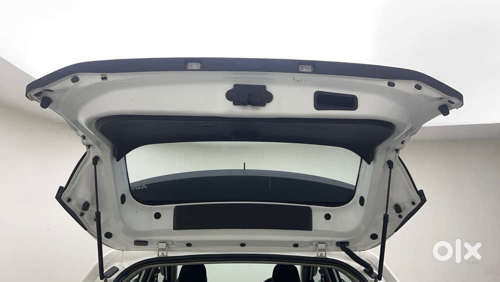 Tata Nexon 1.2 Revotron Xma Amt, 2025, Petrol