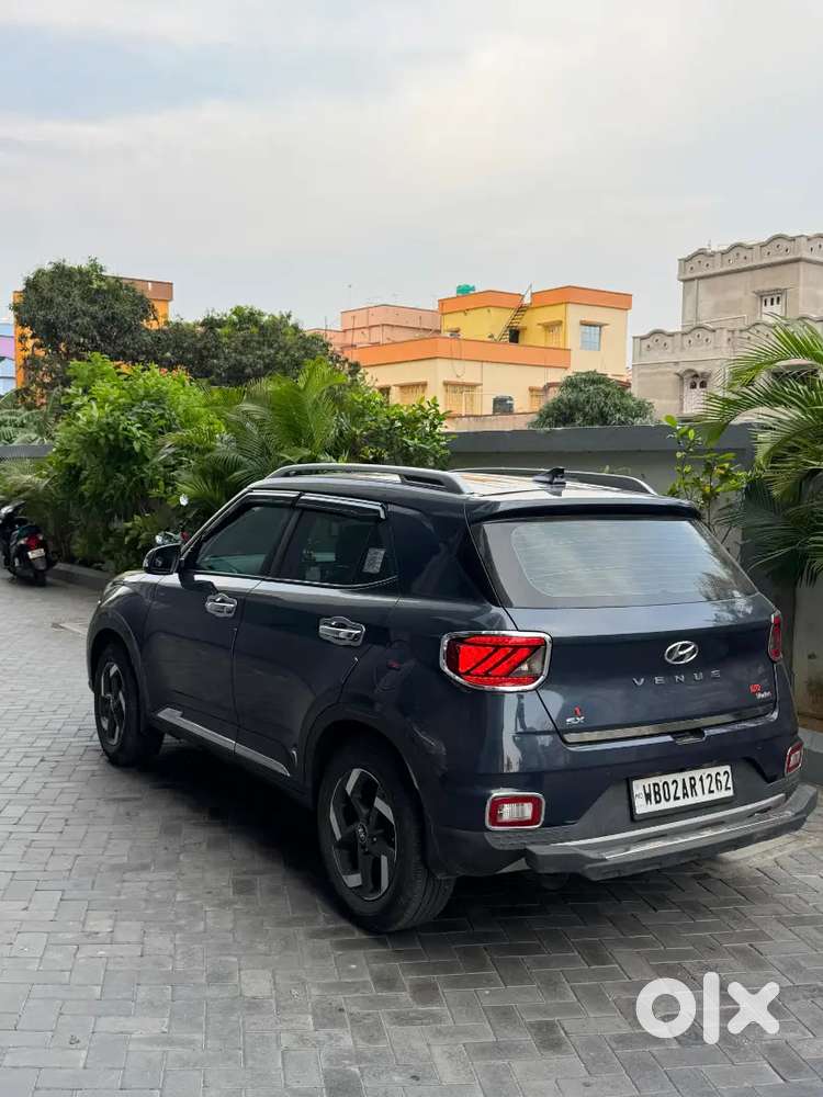Hyundai Venue 2021 Petrol Well Maintained