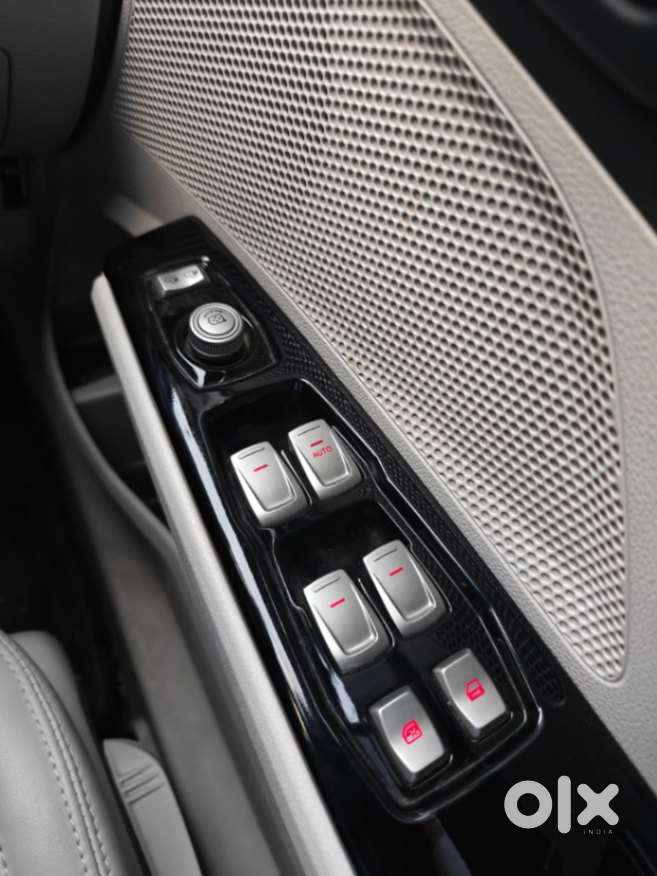 Mahindra Xuv300 W8 Amt Optional Diesel, 2023, Diesel