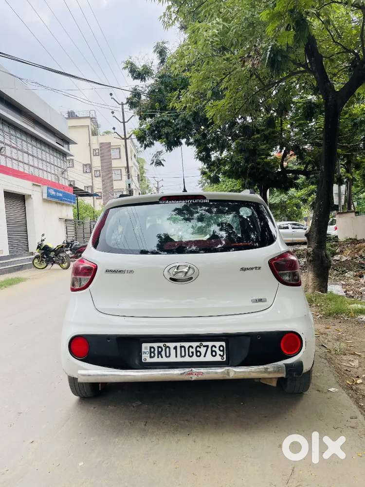 Hyundai Grand I10 Sportz 2017 Petrol ( Mint Condition)