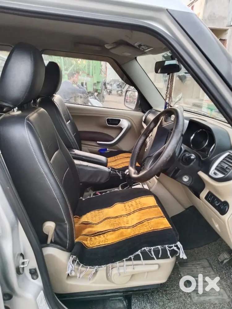 Mahindra Tuv 300 2017