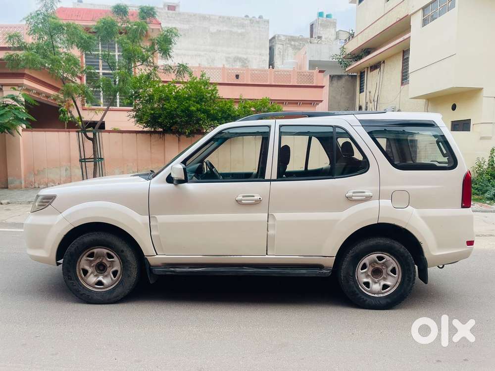 Tata Safari Storme 2015