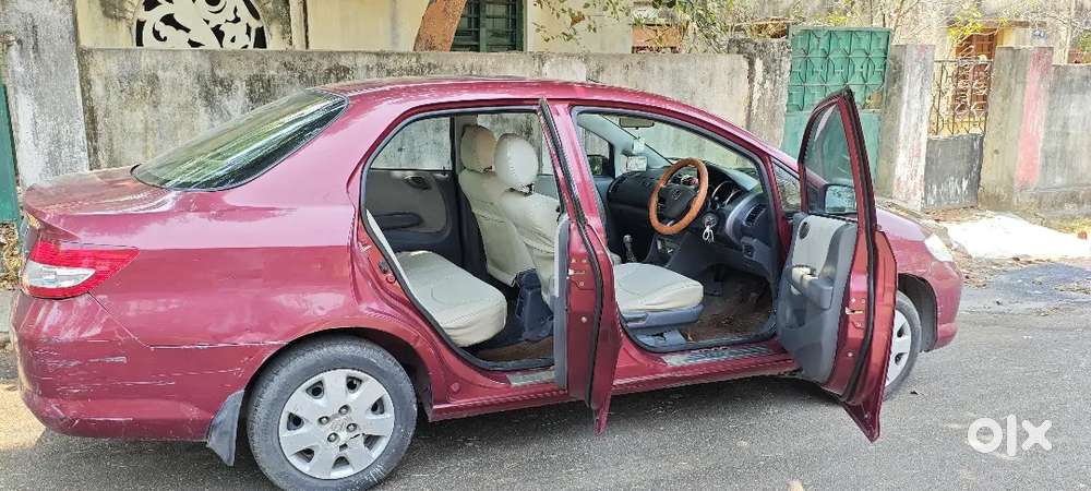 Honda City 2004 Petrol Well Maintained