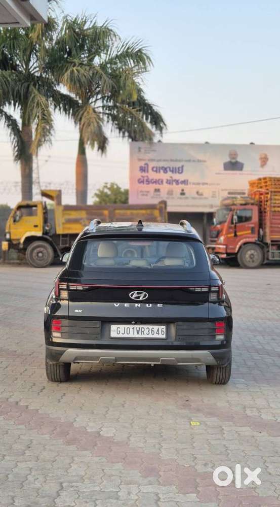 Hyundai Venue Sx, 2024, Cng & Hybrids