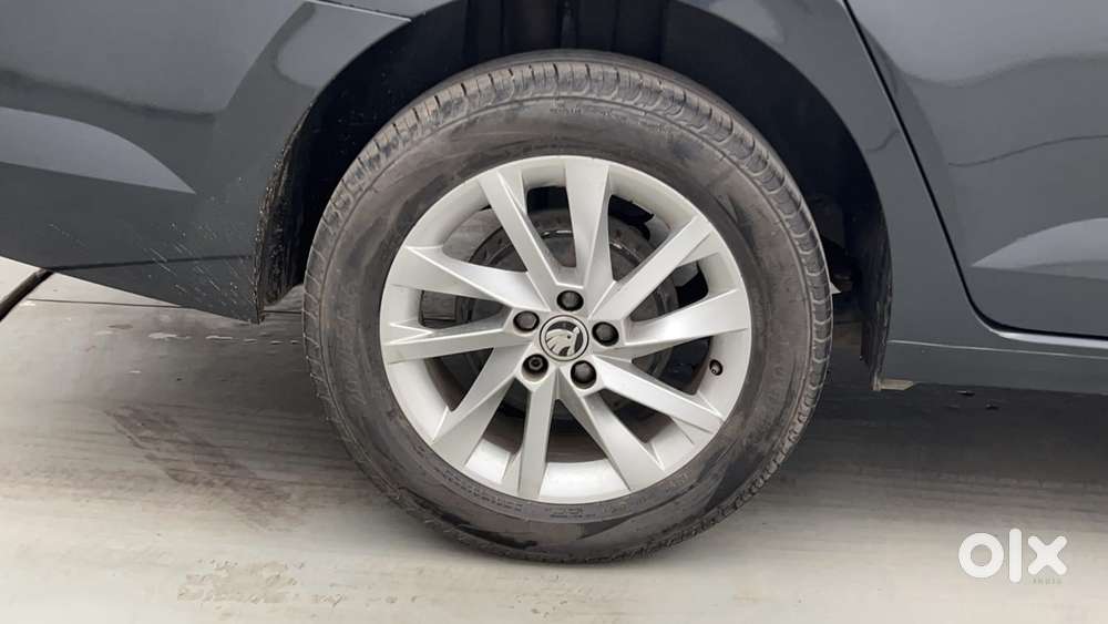 Skoda Slavia Ambition 1.0l Tsi Mt, 2023, Petrol