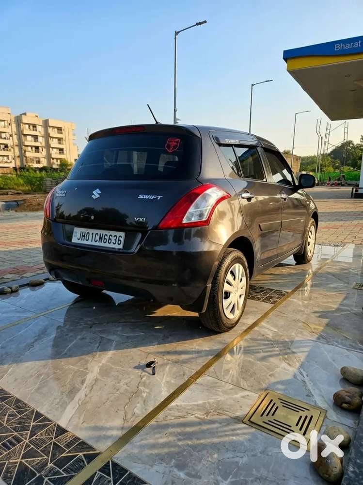Maruti Suzuki Swift 2017 Vxi 4200 Km 1st Owner
