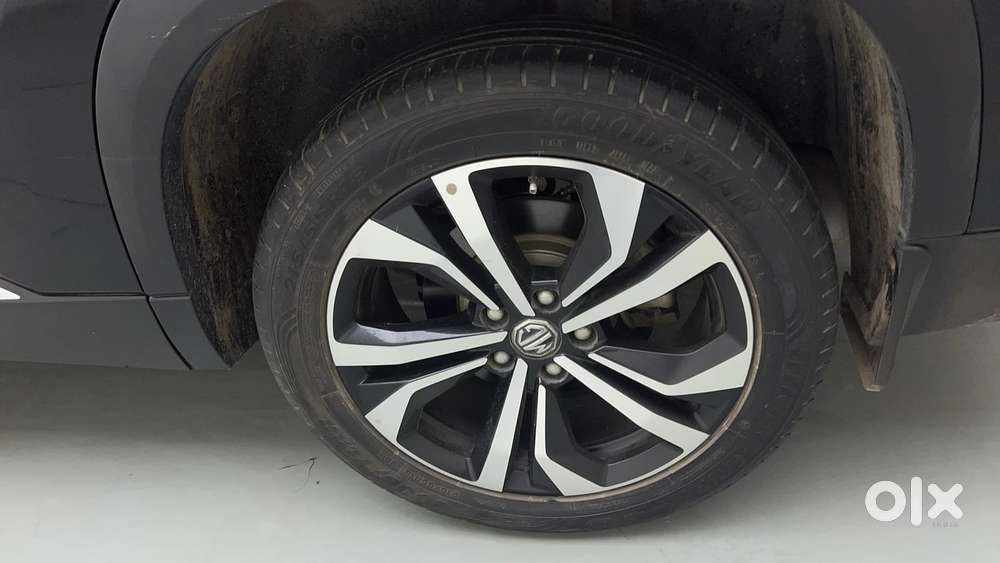 Mg Hector Plus Savvy Pro 1.5 Turbo Petrol Cvt 6 Str, 2023, Petrol