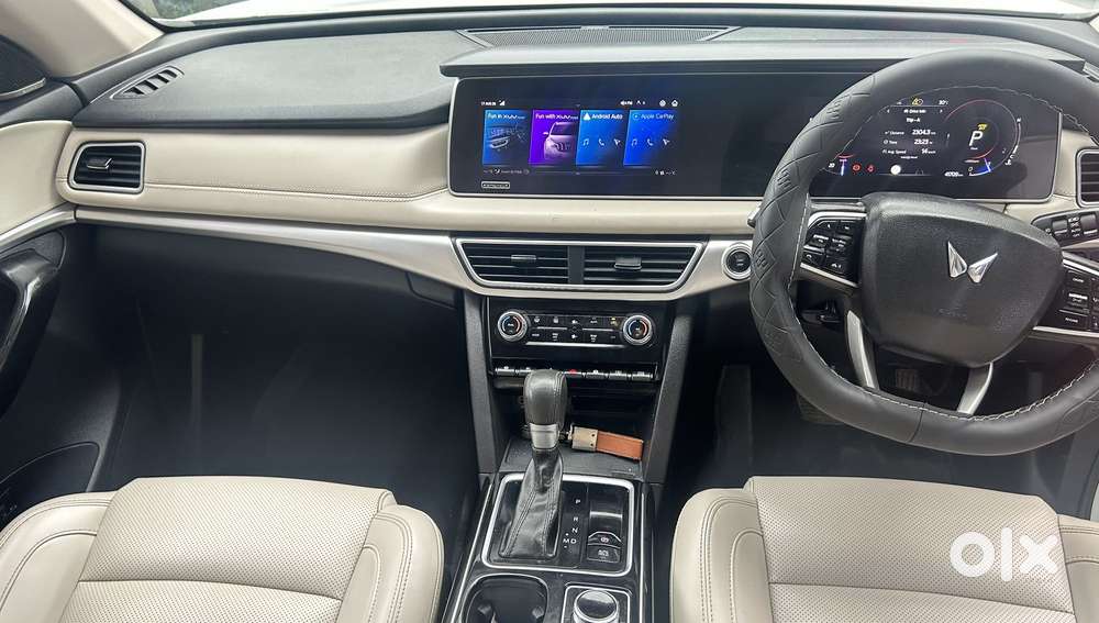 Mahindra Xuv700 2.2 Ax 7 Diesel At Luxury Pack Str, 2023, Diesel
