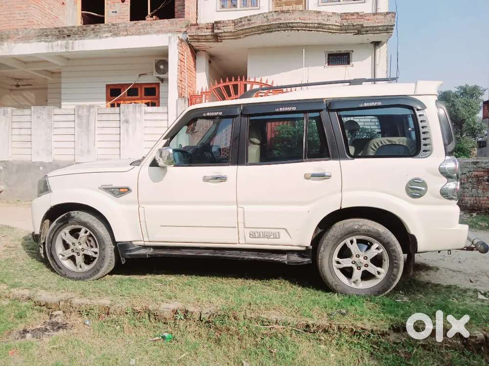 Mahindra Scorpio S10 2016