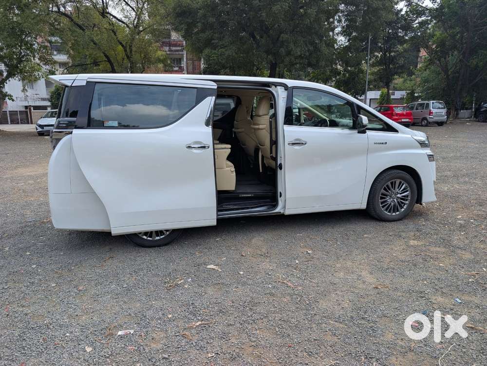 Toyota Vellfire Vip – Executive Lounge, 2022, Petrol