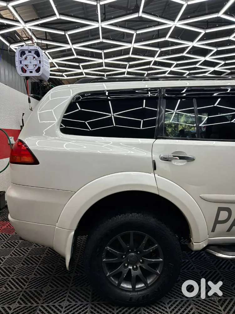 Mitsubishi Pajero Sport 2013 Diesel 100000 Km Driven