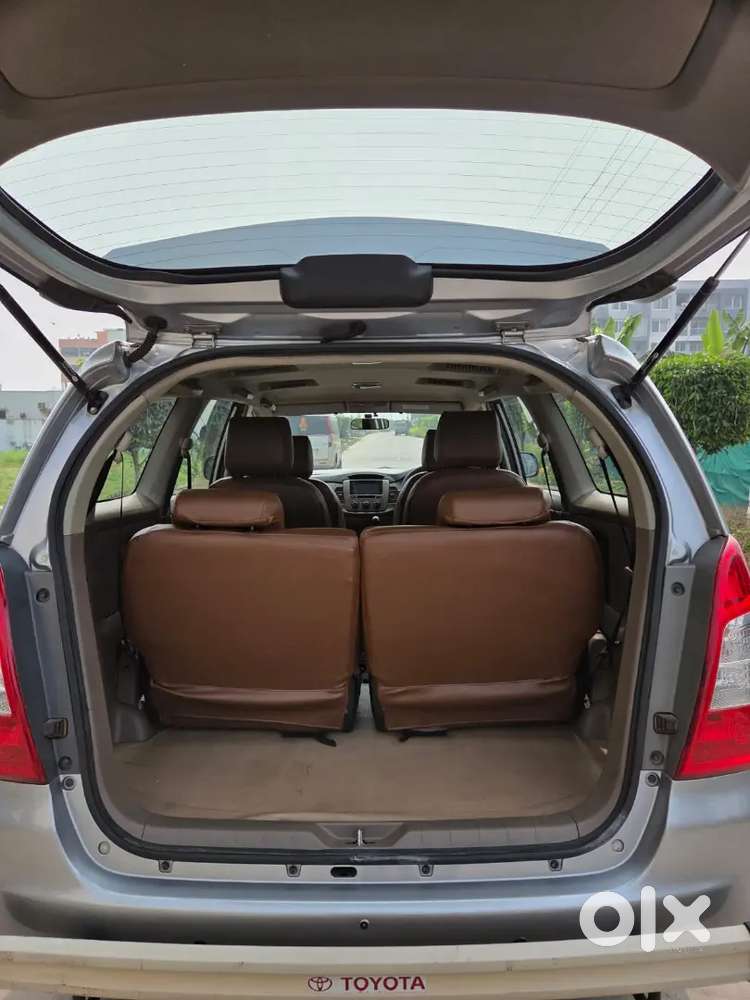 Toyota Innova 2016 Diesel Well Maintained = Showroom Track