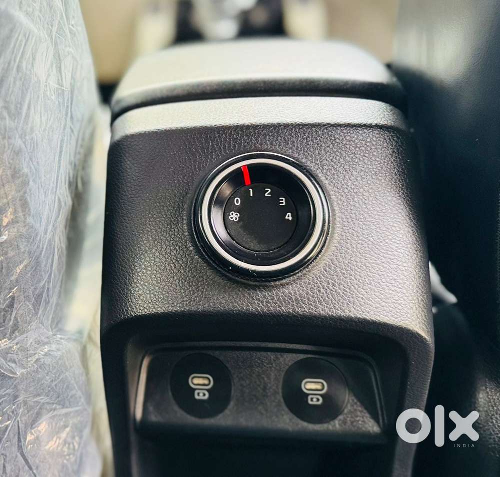 Kia Carens 1.4 Prestige Plus Turbo Dct 7 Str, 2022, Petrol