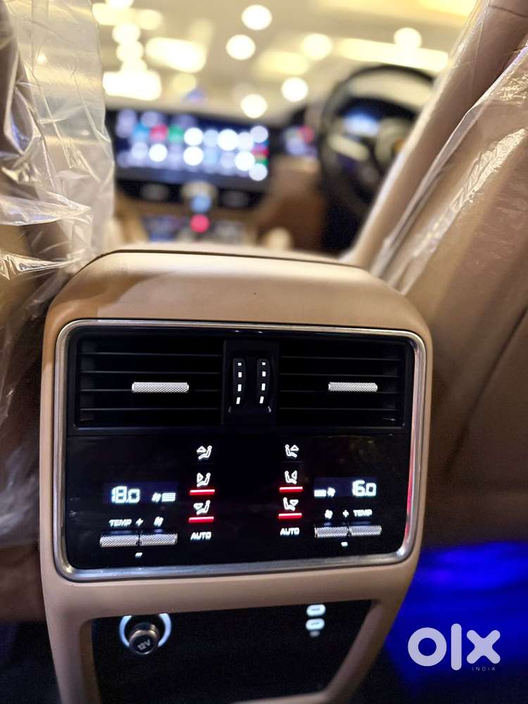 Porsche Cayenne Base, 2023, Petrol
