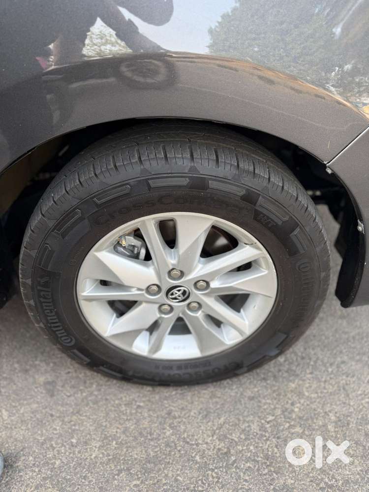 Toyota Innova Crysta 2.7 Gx At 8s, 2019, Diesel