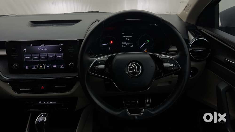 Skoda Slavia Ambition 1.0l Tsi At, 2022, Petrol