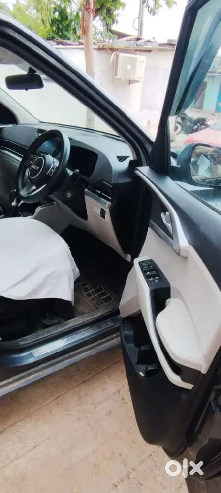 Kia Carens 2023 Petrol