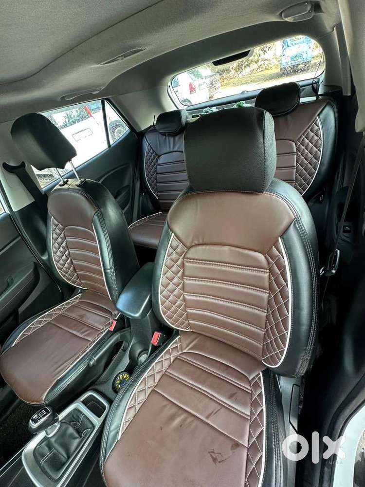 Hyundai Venue  2020 Petrol Well Maintained