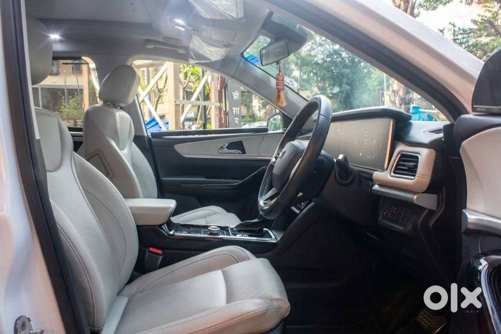 Mahindra Xuv700 2.0 Ax 7 Petrol At Luxury Pack Str, 2023, Petrol