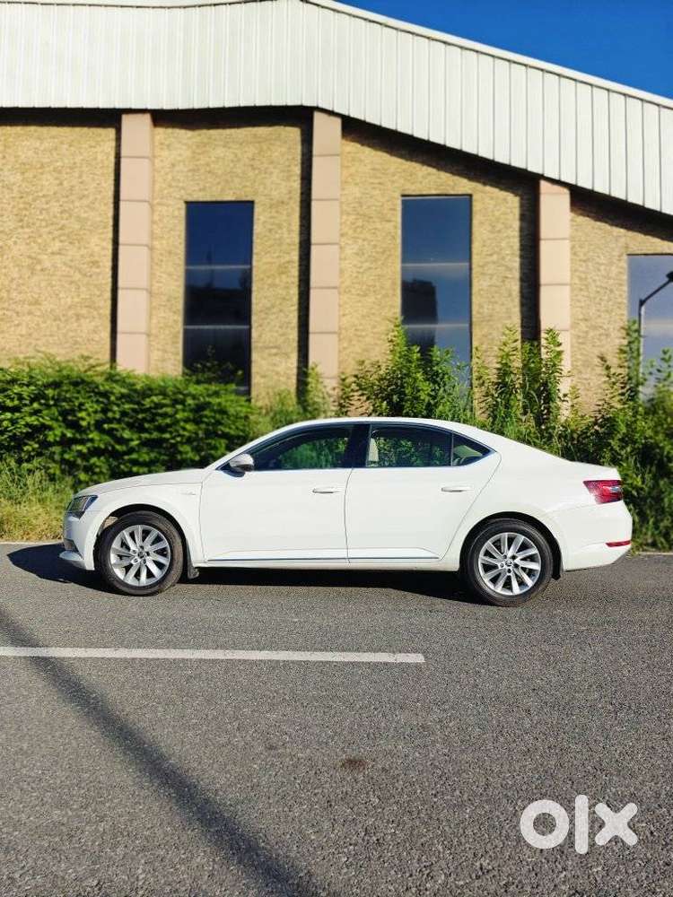 Skoda Superb L&k 1.8 Tsi At, 2020, Petrol