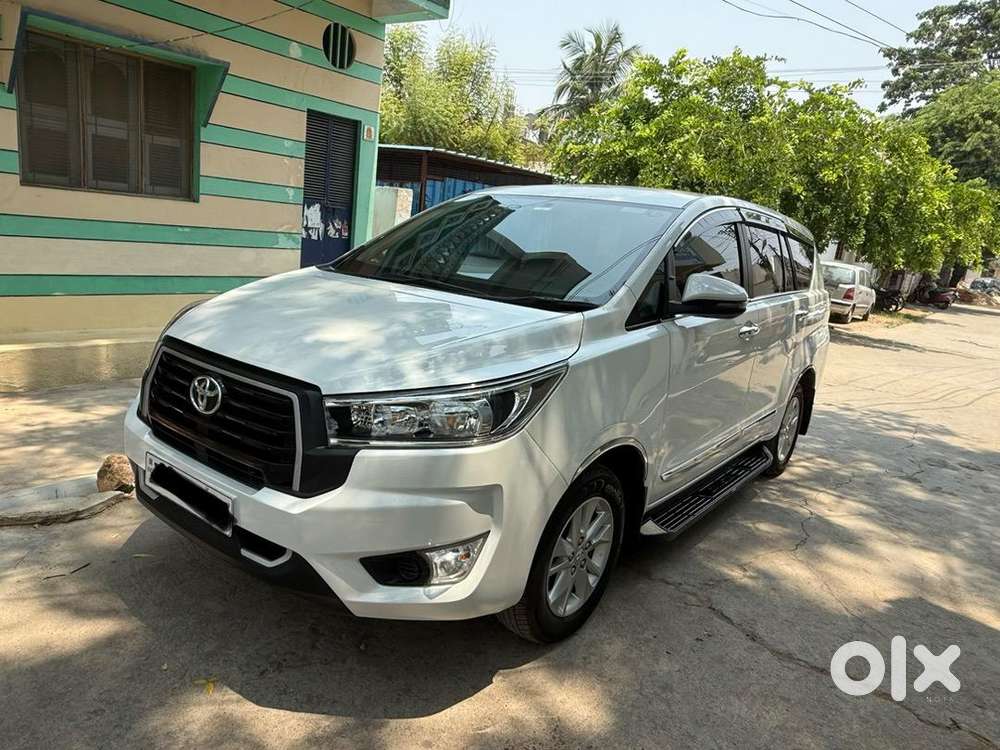 Toyota Innova Crysta 2023 Diesel 35000 Km Driven