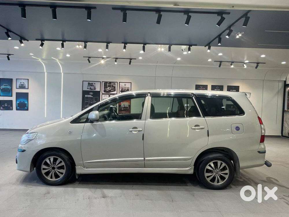 Toyota Innova 2.5 G (diesel) 7 Seater Bs Iv, 2015, Diesel