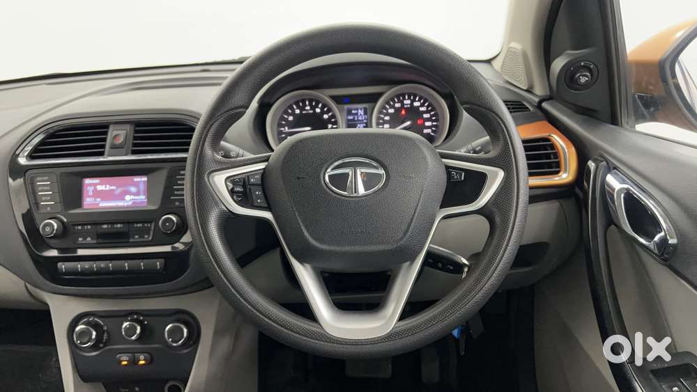 Tata Tiago Xza, 2017, Petrol