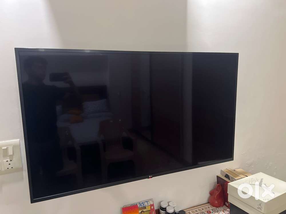 LG 55 Inch 4K UHD Smart TV UM7300 Immaculate Condition  ₹22,000