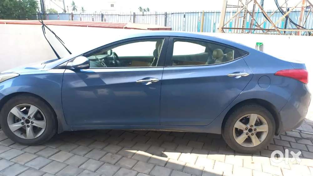 Hyundai New Elantra Mt 2013 Milage 20+
