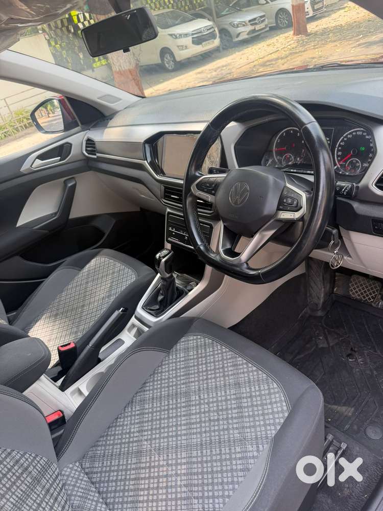 Volkswagen Taigun 1.0 Tsi Highline At, 2022, Petrol