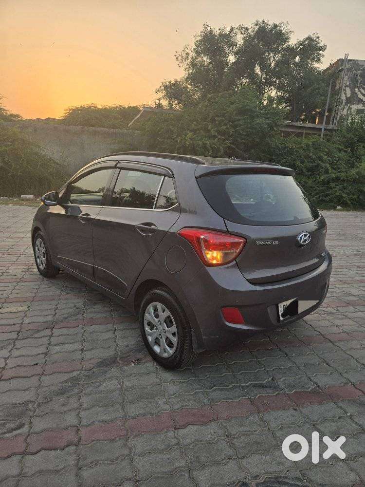 Hyundai Grand I10 Sportz, 2016, Petrol