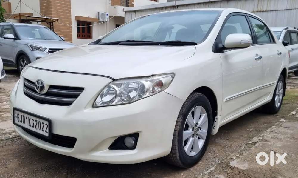 Toyota Corolla Altis 2010 Petrol Well Maintained