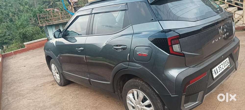 Mahindra Xuv 3xo Petrol Well Maintained