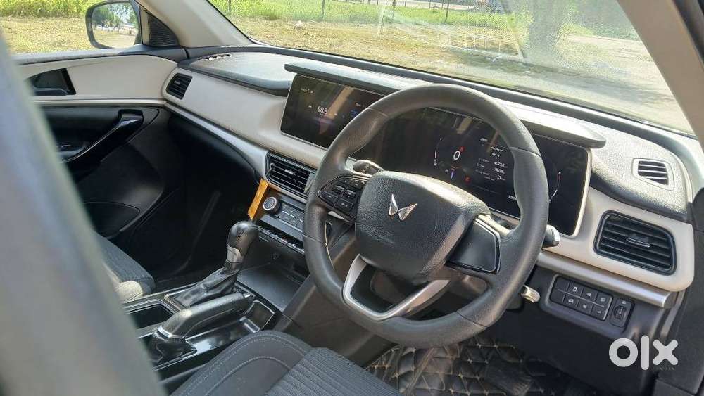 Mahindra Xuv700 2.2 Ax 5 Diesel At Str, 2022, Diesel
