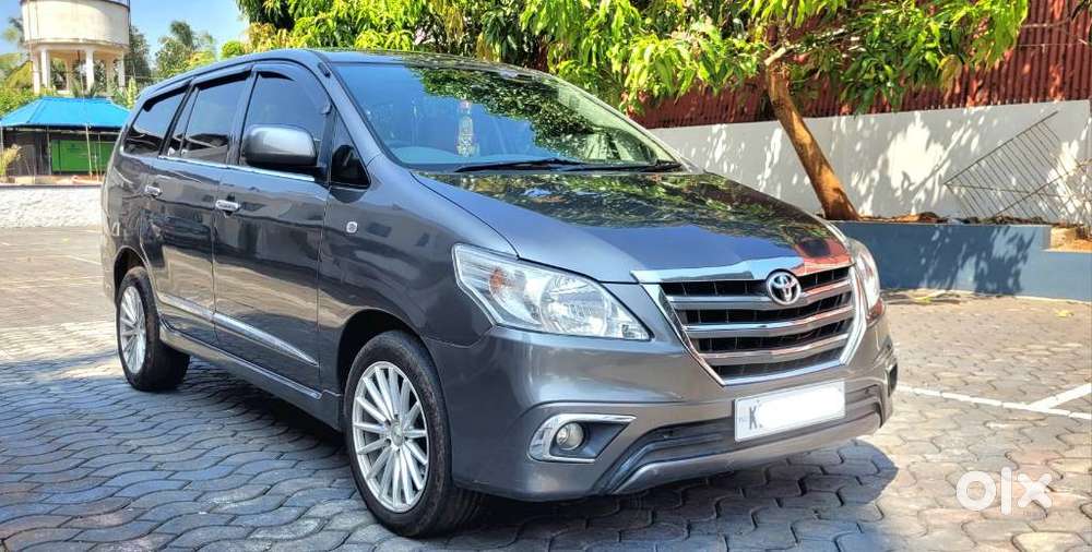 Toyota Innova 2.5 G (diesel) 8 Seater Bs Iv, 2015, Diesel