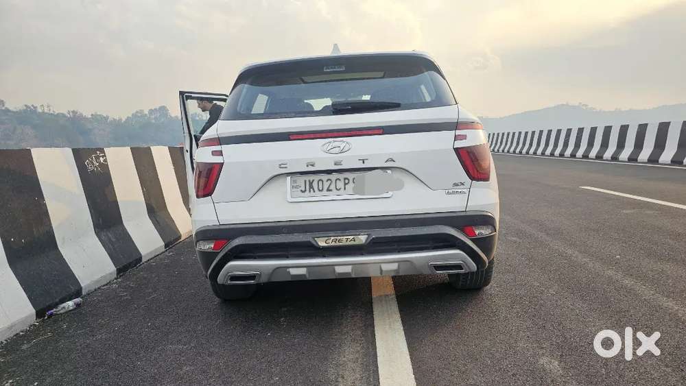Creta Sx(0) Automatic With Pedel Shifters.  21 Kmpl Millage In City