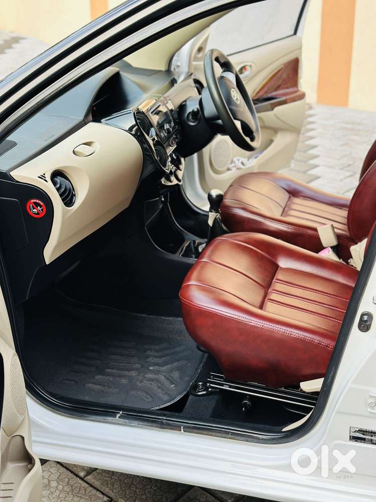 Toyota Etios Liva 1.2 V, 2017, Petrol