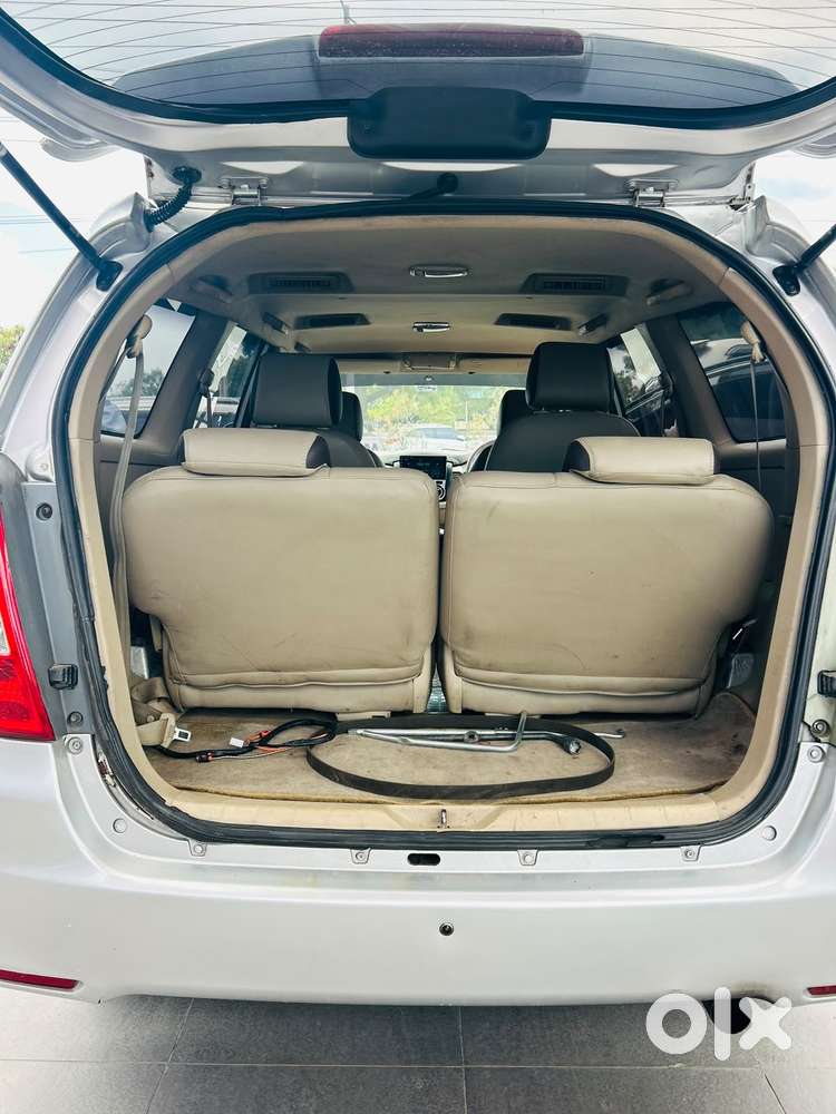 Toyota Innova 2.5 G (diesel) 7 Seater, 2011, Diesel