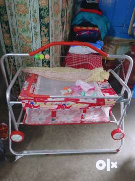 Baby shop cradle olx